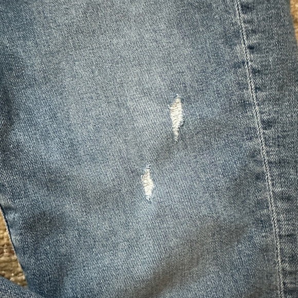 The Loft Crop Modern Skinny Jeans Light Denim Wash with Raw Hem - Picture 8 of 9